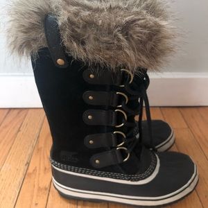Black Sorel Snow Boots